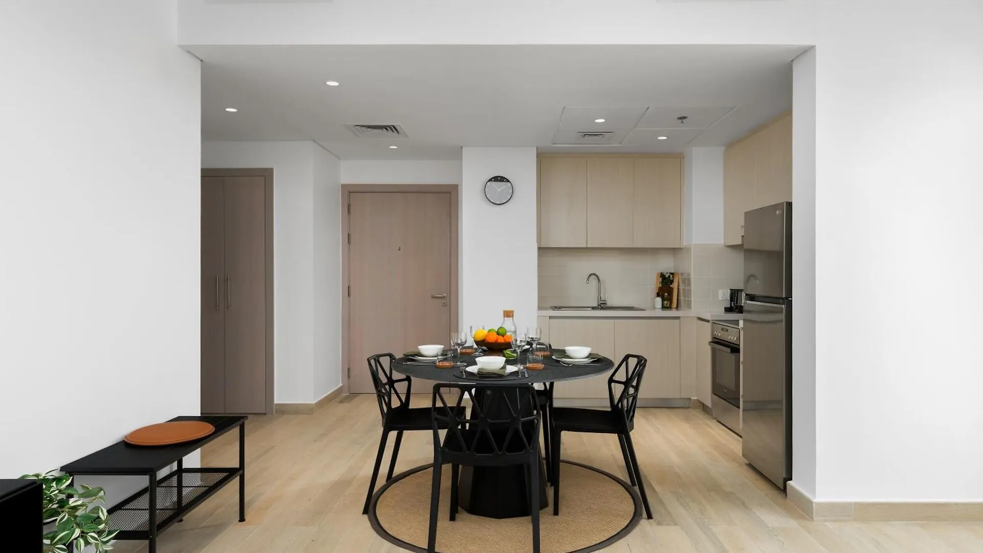 Maison Privee - Chic Yas Island Escape With Iconic Ferrari World Vws Abu Dhabi 0*,