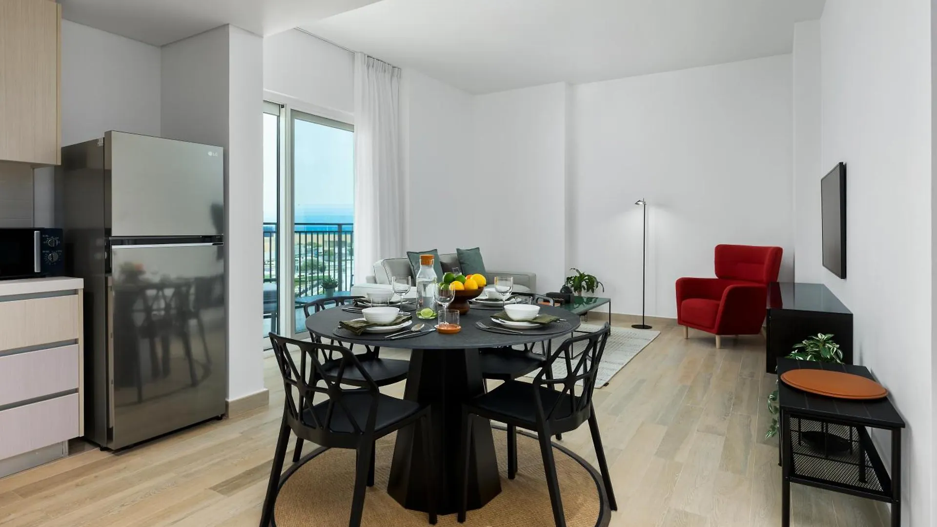 Maison Privee - Chic Yas Island Escape With Iconic Ferrari World Vws Abu Dhabi
